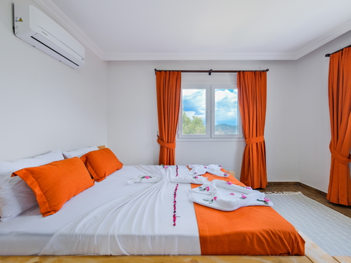  gece  -  Kasım
  | Fethiye Yakacık'ta Isıtmalı Havuzlu Doğa Villası: 6 Kişilik Aile Tatili